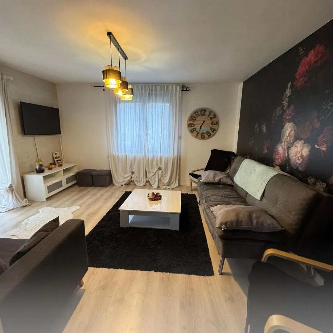 Villa Des Jasmins - Appartement Avec Piscine Privee- Entrelacs Albens Apartment