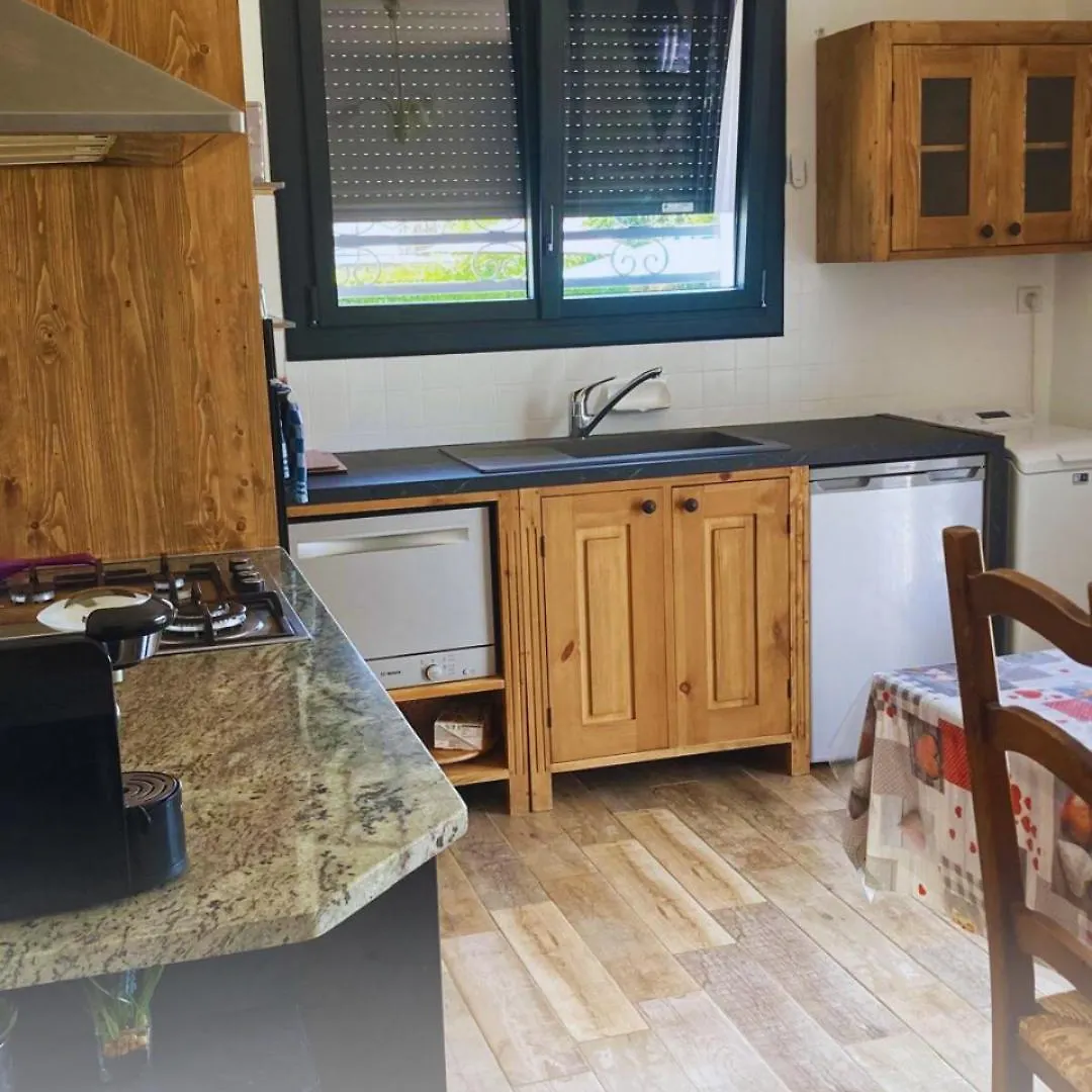 Villa Des Jasmins - Appartement Avec Piscine Privee- Entrelacs Albens