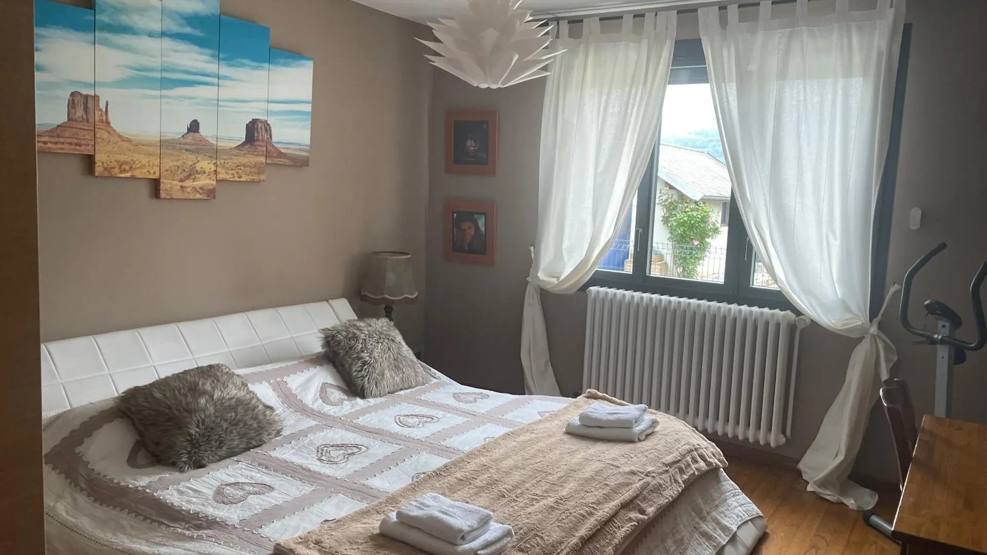 Entre Lacs Et Montagnes Logement Classe 3 Etoiles Albens 0*,  France